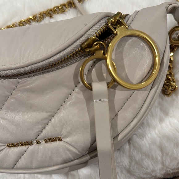 Charles & Kieth Philomena wrinkled-effect Half Moon crossbody bag - Picture 5 of 6